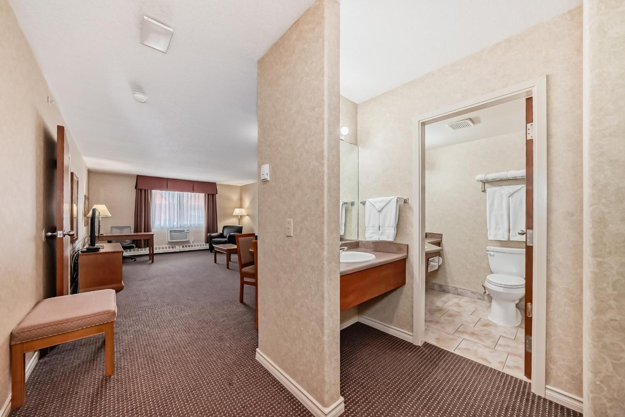 Stony Plain Inn & Suites Экстерьер фото